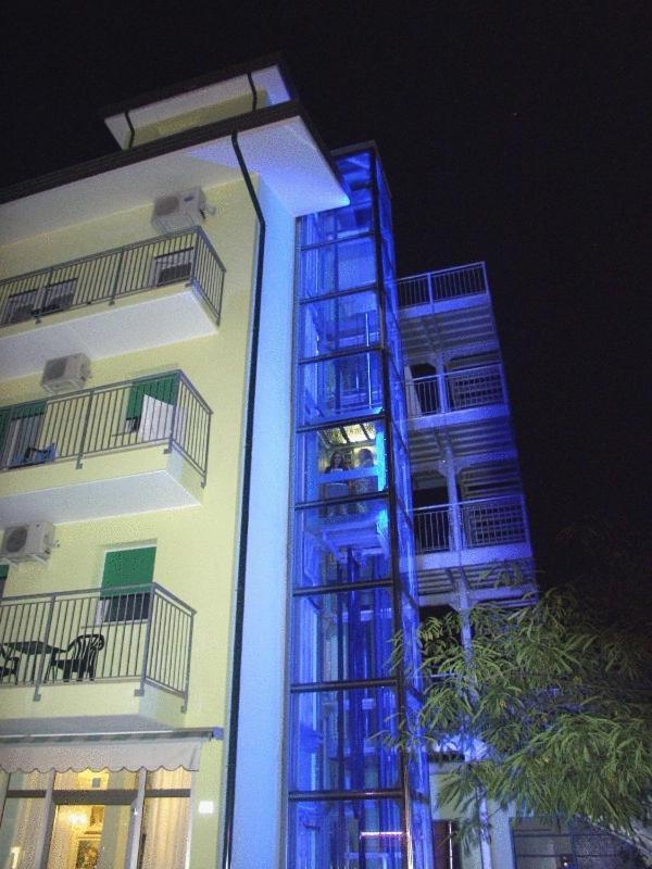 Hotel Da Giovanna Lignano Sabbiadoro Eksteriør bilde