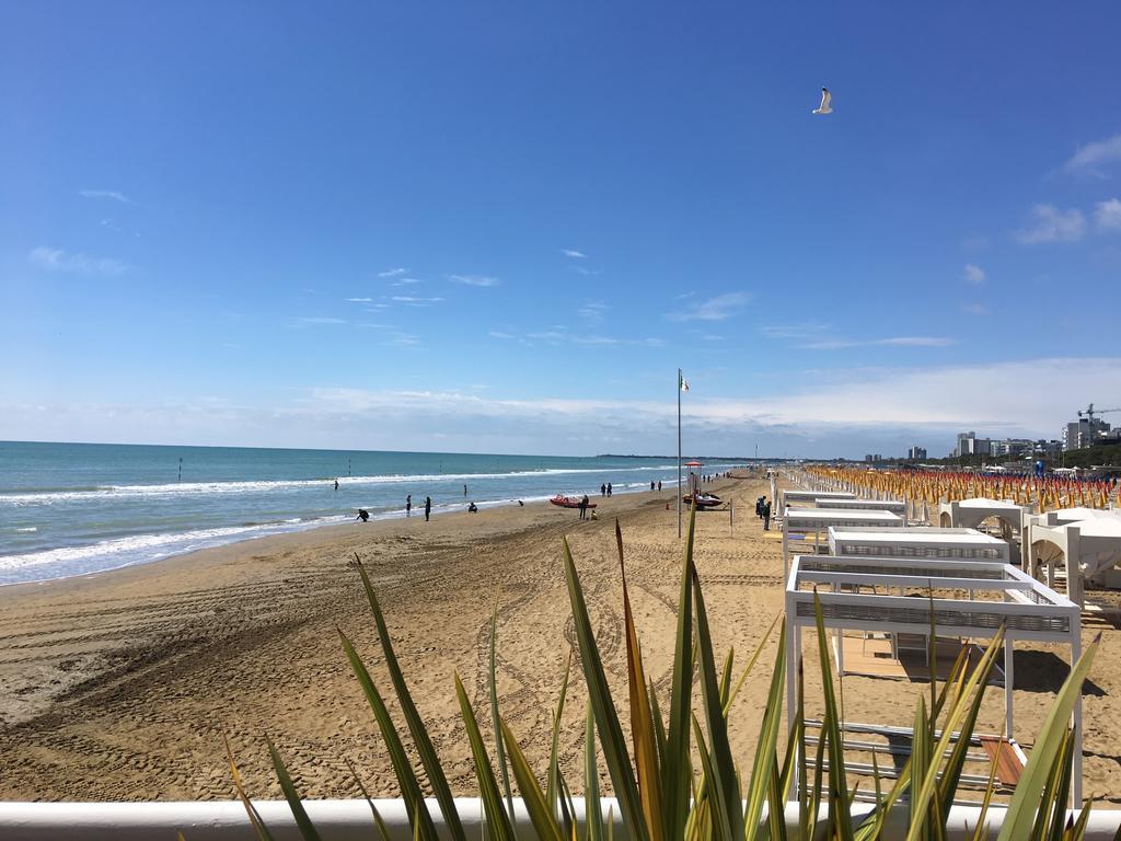 Hotel Da Giovanna Lignano Sabbiadoro Eksteriør bilde